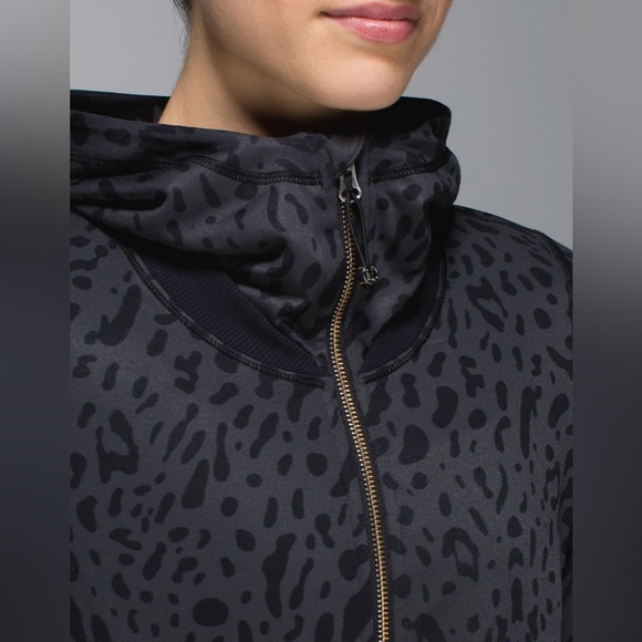 Lululemon Namaskar Hoodie Animal Swirl Deep Coal Black / Black Size 4 - Picture 4 of 16